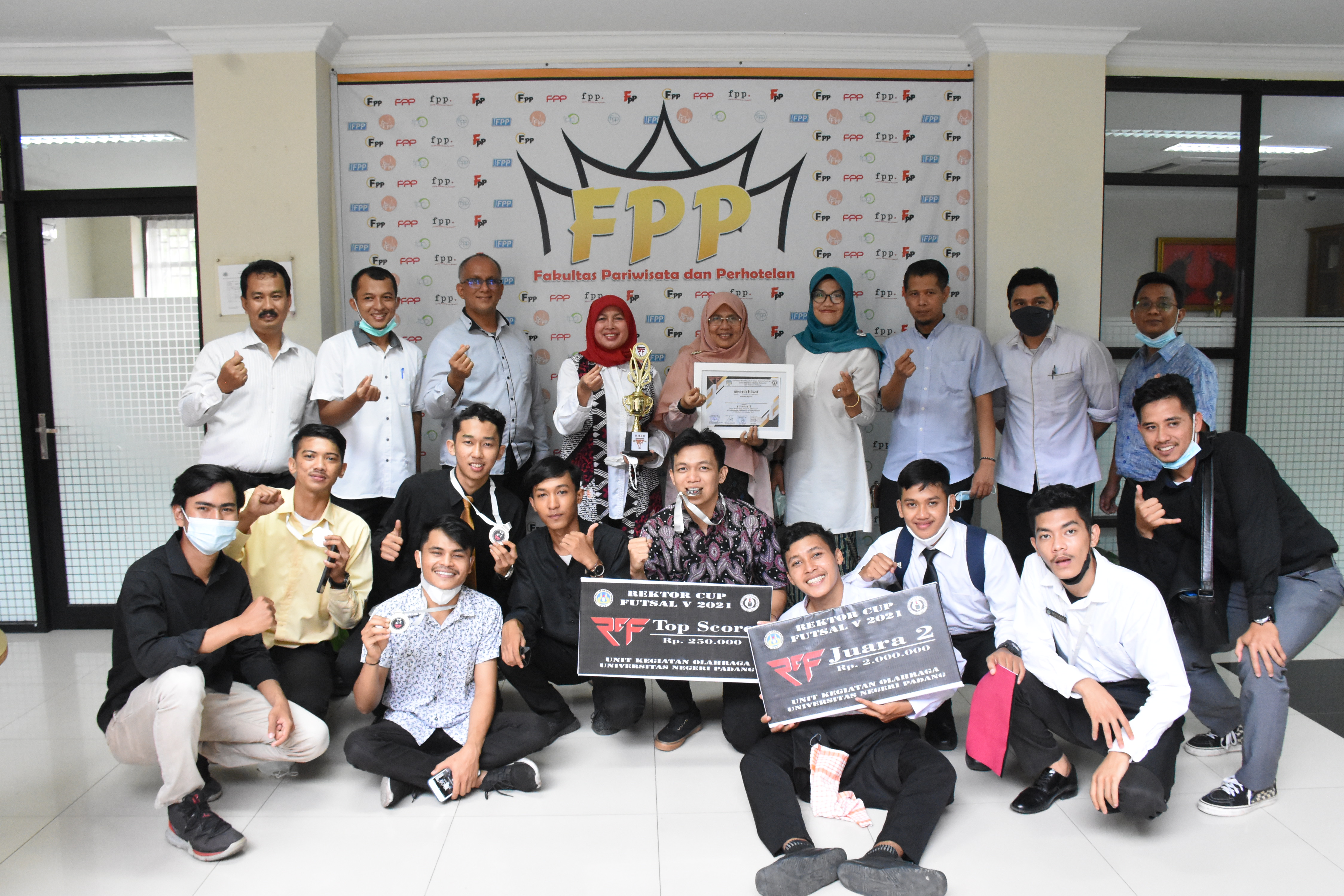 Read more about the article Fakultas Pariwisata dan Perhotelan Meraih Juara Kedua Turnamen Futsal Rektor Cup V