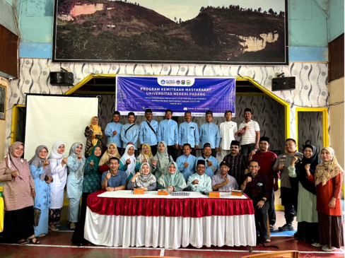 Read more about the article Tim PKM UNP Memberikan Penyuluhan kepada Masyarakat Nagari Sulit Air Tentang Penurunan Prevalensi Stunting